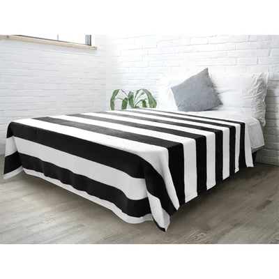 Black and White Stripes Blanket for Cozy Living Rooms