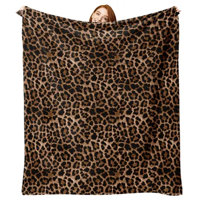 Classic Leopard Print Blanket: Bold Animal Pattern for Your Space
