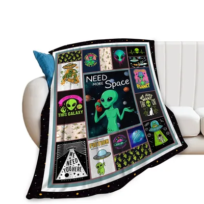 Alien Lover Blanket: Need More Space Throw