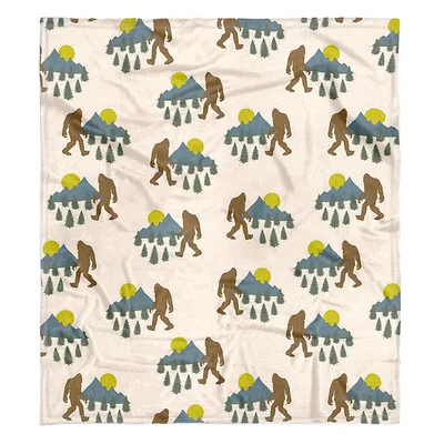 Bigfoot Mountain Pattern Blanket: Hiking Bigfoot Silhouette Design
