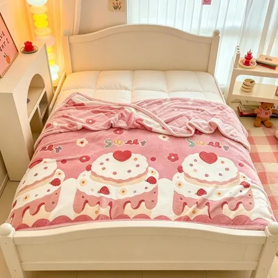 Pink Cream Cake Pattern Blanket: Sweet Cupcake Design for Cozy Beds