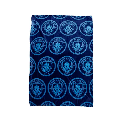 Football Club Crest Pattern Blanket: Manchester City Shield Design