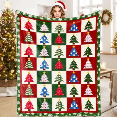 Christmas Trees Quilt Pattern Blanket: Patchwork Holiday Design