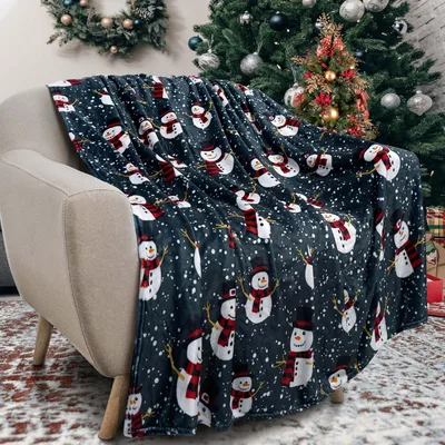 Snowmen in Red Plaid Blanket: Cozy Winter Throw for Holiday Decor