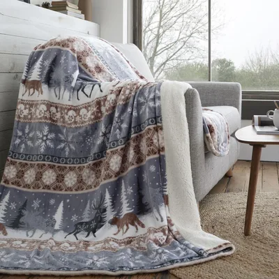 Nordic Reindeer Snowflake Pattern Blanket for Cozy Winter Nights