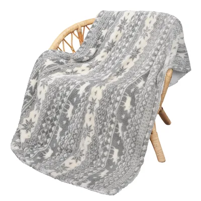 Gray Snowflake Pattern Blanket: Cozy Holiday Design for Winter