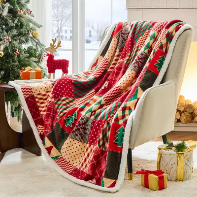 Christmas Patchwork Pattern Blanket: Cozy Holiday Quilt Design