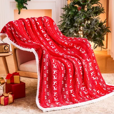 Red Christmas Reindeer Pattern Blanket: Festive Holiday Design