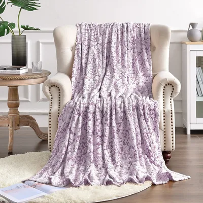 Lavender Flower Print Blanket: Soft Floral Design for Cozy Nooks