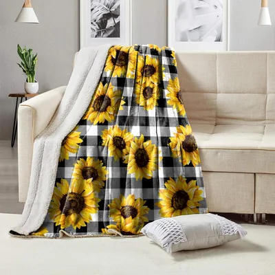 Sunflower Plaid Pattern Blanket: Bright Sunflowers on Buffalo Check