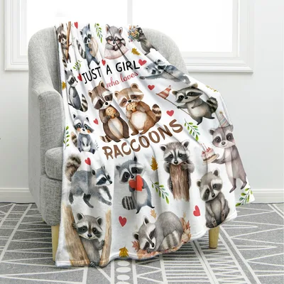 Just a Girl Who Loves Raccoons Blanket: Cute Raccoon Art