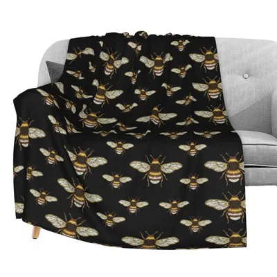 Honey Bees Pattern Blanket: A Classic Insect Print for Nature Lovers