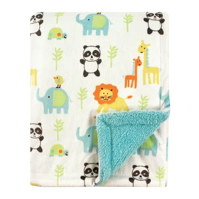 Neutral Jungle Animals Pattern Blanket with Cute Wildlife Print