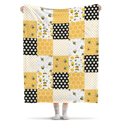 Bee Honeycomb Patchwork Pattern Blanket: A Quilt-Style Bee Design