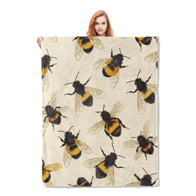 Bumblebee Pattern on Beige Blanket: Vintage Bee Art Design