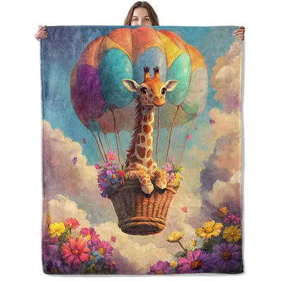 Giraffe in Hot Air Blanket: Whimsical Giraffe Balloon Design