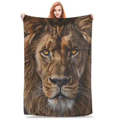 Majestic Lion Portrait Blanket: A Realistic Feline Face Design