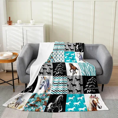 Horse Patchwork Western Blanket: A Quilt-Style Equestrian Throw