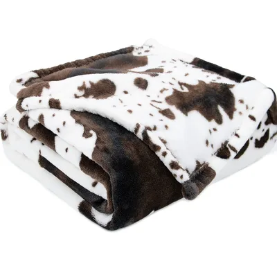 Brown Cow Print Pattern Blanket: Spotted Farm Animal Design – Design 2