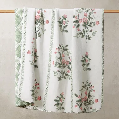 Floral Pattern Decor Blanket: Vintage Pink Roses and Green Stripes
