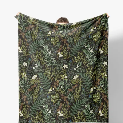Botanical Fern Floral Pattern Blanket: Dark Green Wildflower Throw