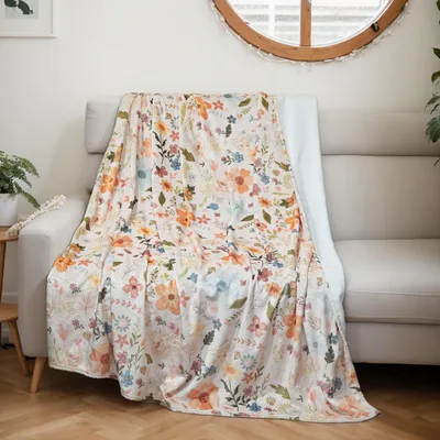Boho Floral Pattern Blanket No. 2: A Soft Garden Print for Your Couch
