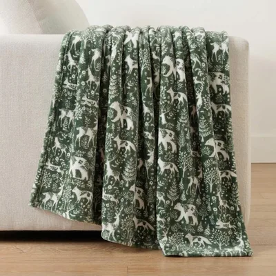 Green Leafy Motif Pattern Blanket: Forest Animals and Trees Design