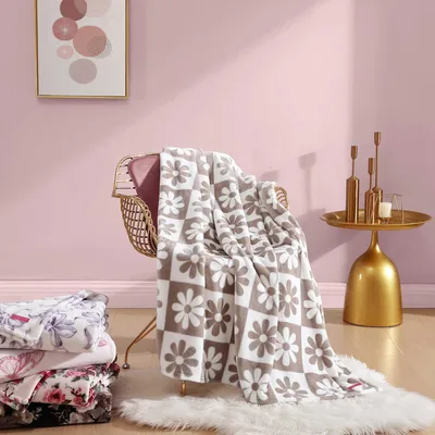 Floral Patchwork Pattern Blanket