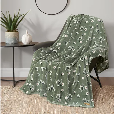 Daisy Green Floral Pattern Blanket: Soft Daisies on Sage Green
