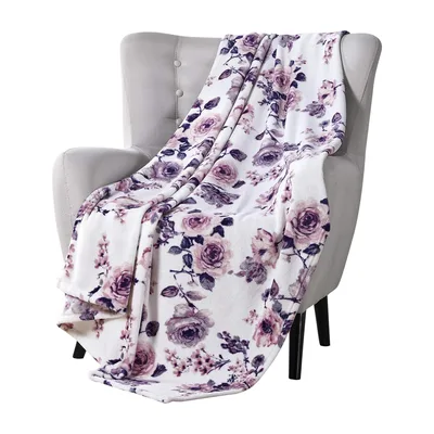 Vintage Rose Floral Pattern Blanket: Classic Roses on White