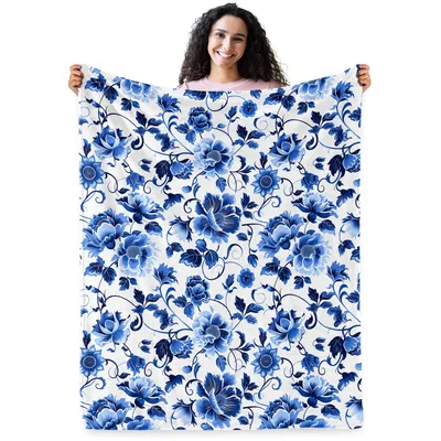 Blue Floral Pattern Blanket: Classic Blue and White Flower Design