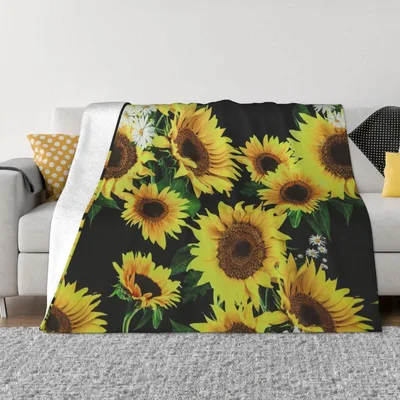Sunflower Pattern on Black Blanket: Bright Floral Fleece Throw