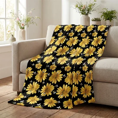 Sunflower Bee Pattern Blanket: Bright Yellow Daisies on Black