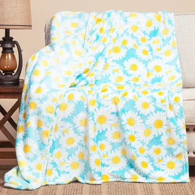 Daisy Floral Pattern Blanket: Bright Blue Daisies for Your Sofa