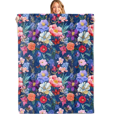 Vibrant Bold Flower Bloom Blanket: A Lush Floral Pattern on Navy