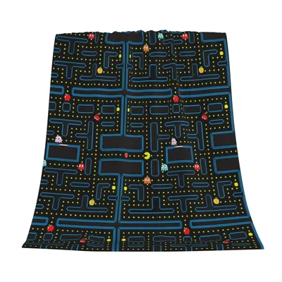 Retro Video Game Maze Blanket: Classic Design