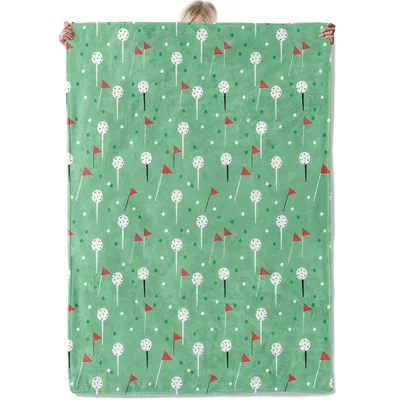 Golf Pattern Green Blanket: A Golf Ball and Flag Design for Players