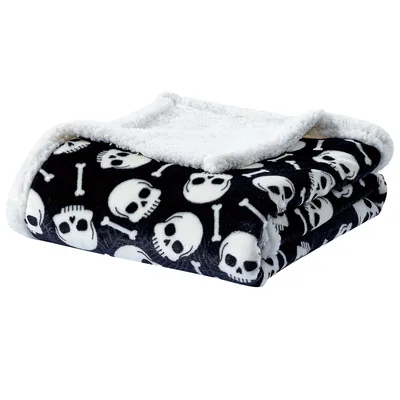 Skull and Bones Blanket: Spooky Skull Pattern for Halloween Lovers
