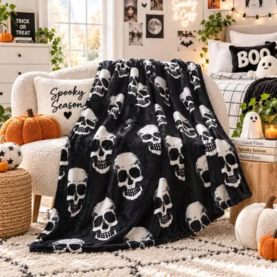 Spooky Skull Blanket: Halloween Skull Pattern Throw for Fall
