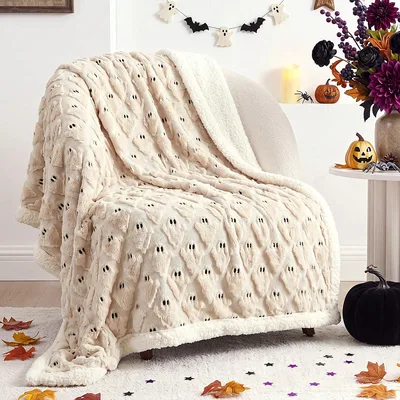 Little Ghosts Pattern Blanket: Spooky Beige Halloween Design
