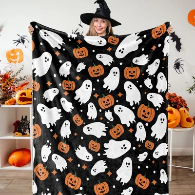 Spooky Ghosts & Jack-O'-Lanterns Blanket: Fuzzy Halloween Pattern