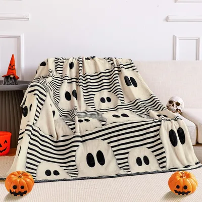 Striped Ghost Halloween Pattern Blanket: Spooky Striped Design