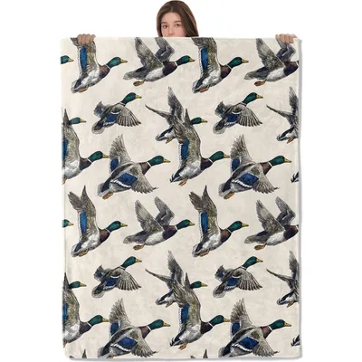 Flying Mallards on Cream Blanket: Retro Duck Pattern Throw
