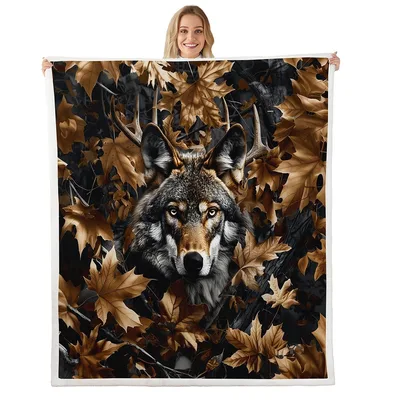 Wolf in Autumn Leaves Blanket: Camo Wolf Design for Hunters