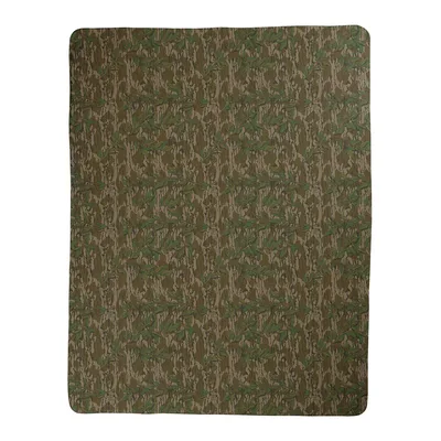 Green Leaf Camouflage Pattern Blanket for Outdoor Lovers
