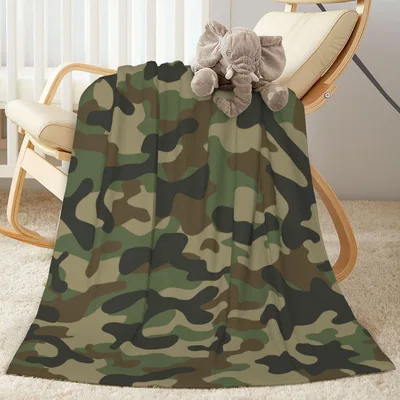Army Camouflage Pattern Blanket: Classic Woodland Camo Design