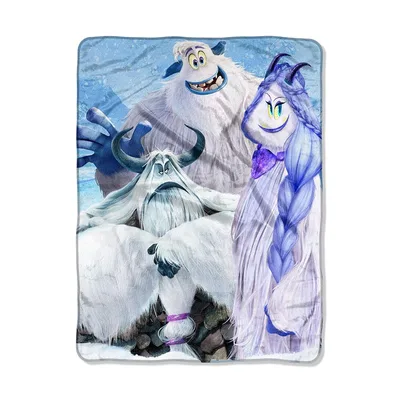 Snow Friends Yetis Blanket: Smallfoot Family Portrait