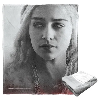 Daenerys Targaryen Portrait Blanket: Season 4 Close-Up Design