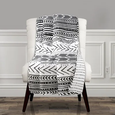 Black and White Geometric Pattern Blanket for Modern Boho Interiors