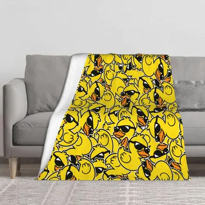 Cool Duck Sunglasses Pattern Blanket: Cool Yellow Duck Design